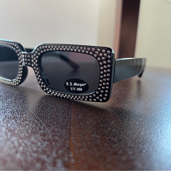 AJ Morgan ASOS black rectangular rhinestone frame diva sunglasses - Picture 4 of 11